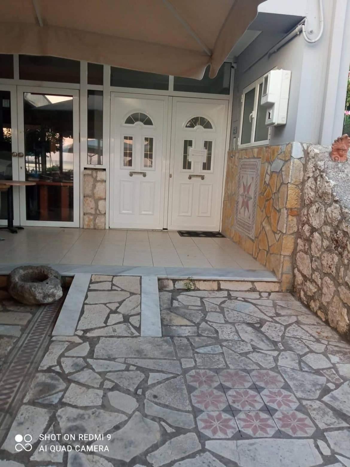 Vasilis Travlos Apartment Poros  Ngoại thất bức ảnh