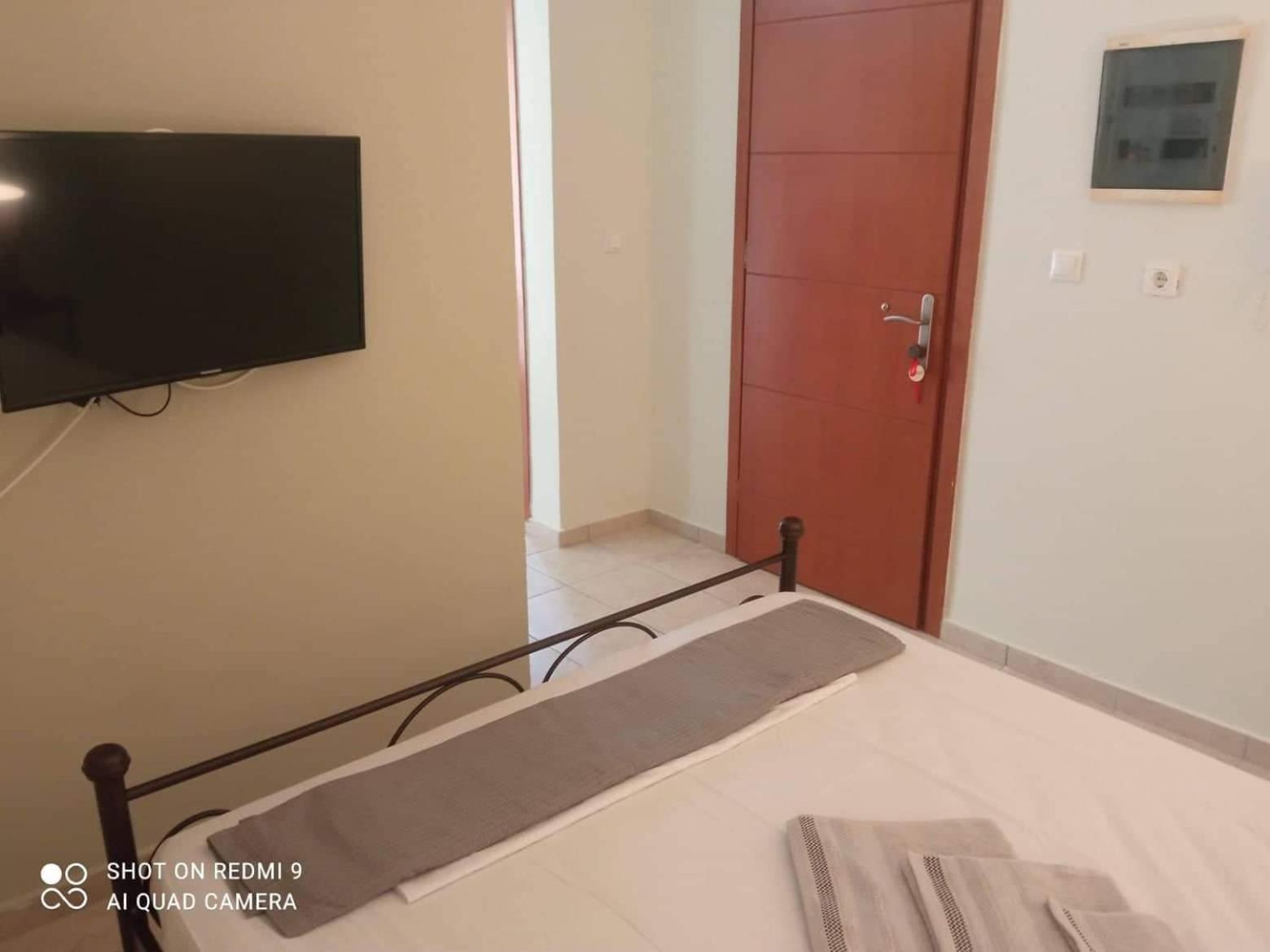 Vasilis Travlos Apartment Poros  Ngoại thất bức ảnh